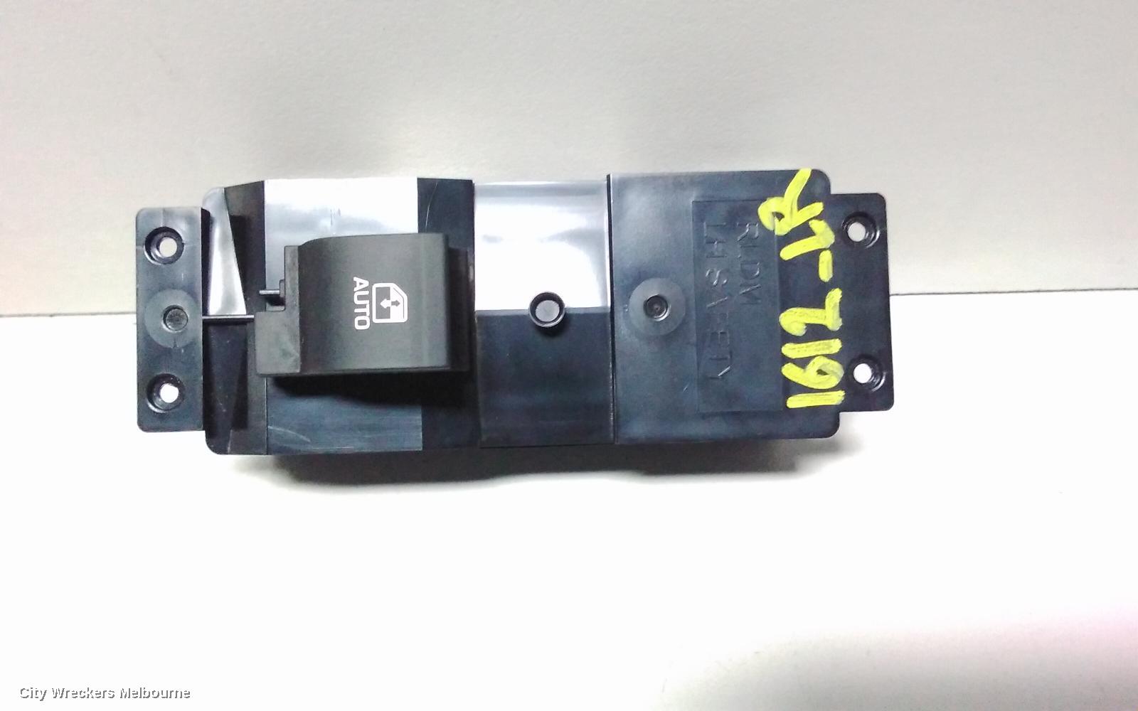 HYUNDAI GENESIS PWR DR WIND SWITCH, LH FRONT/LH REAR/RH REAR, DH, 11/2014 - 01/2018 - Image 2