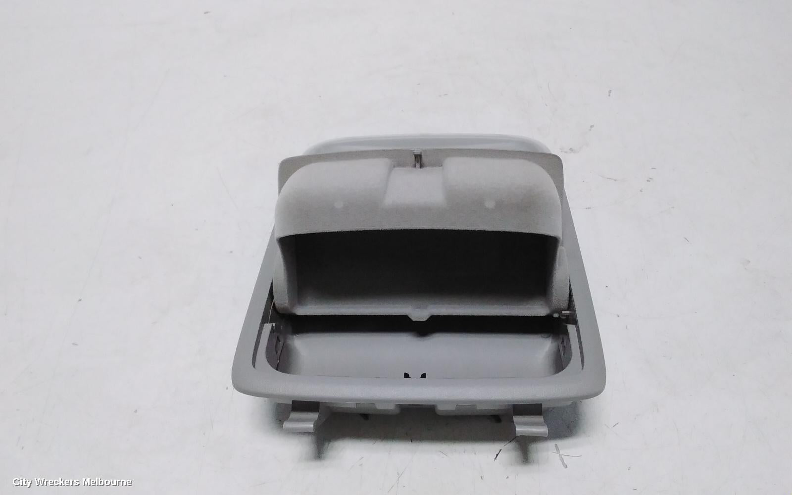 HOLDEN COMMODORE COURTESY LIGHT, FRONT, W/ SUNGLASS HOLDER TYPE, VF, 05/2013 - 12/2017 - Image 3