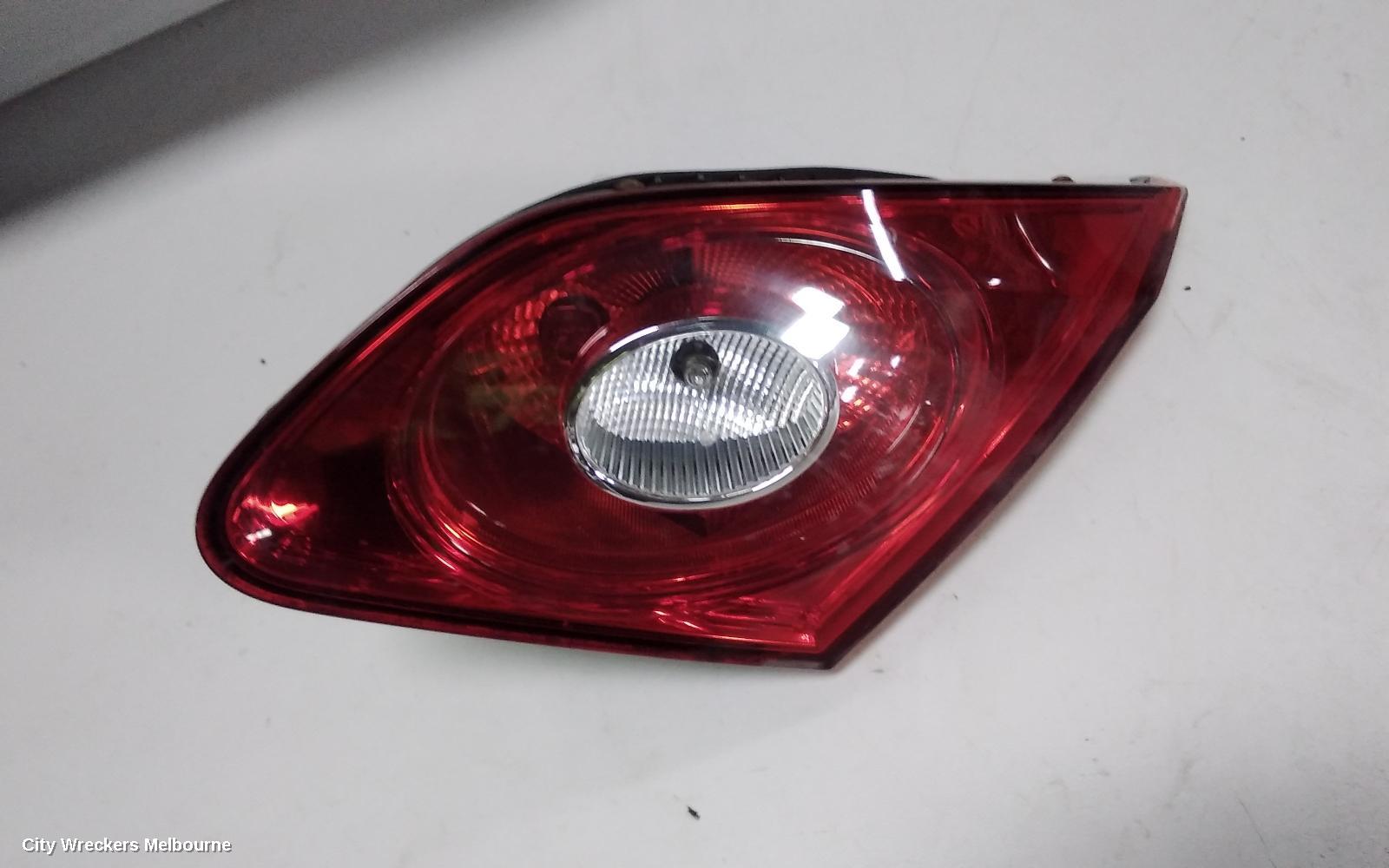 VOLKSWAGEN PASSAT REAR GARNISH, BOOTLID LAMP (RH SIDE), 3CC, SEDAN, 01/2009 - 02/2012 - Image 3