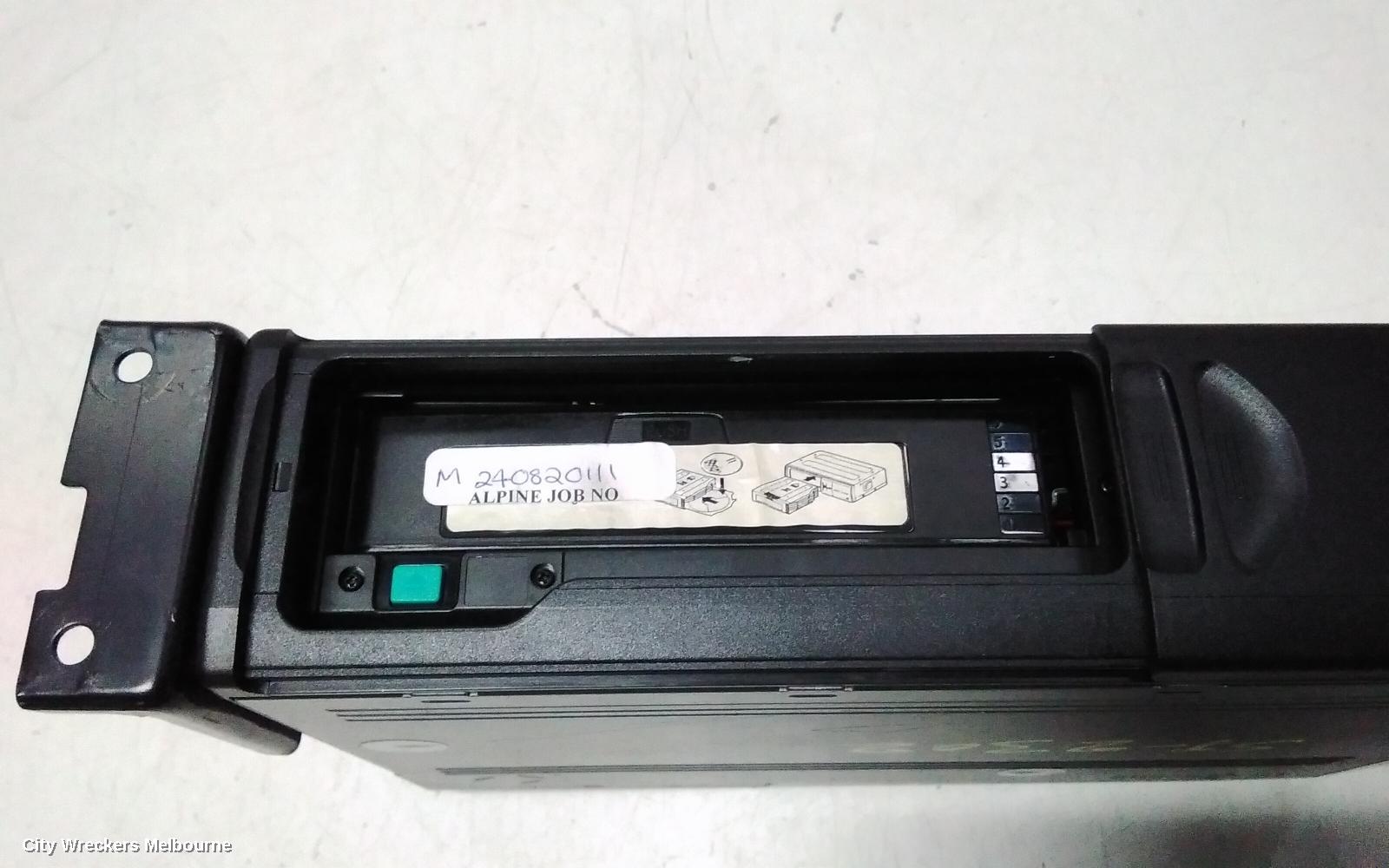 BMW 3 SERIES RADIO/CD/DVD/SAT/TV, CD STACKER IN BOOT, E90/E91/E92/E93, 03/2005 - 09/2013 - Image 3