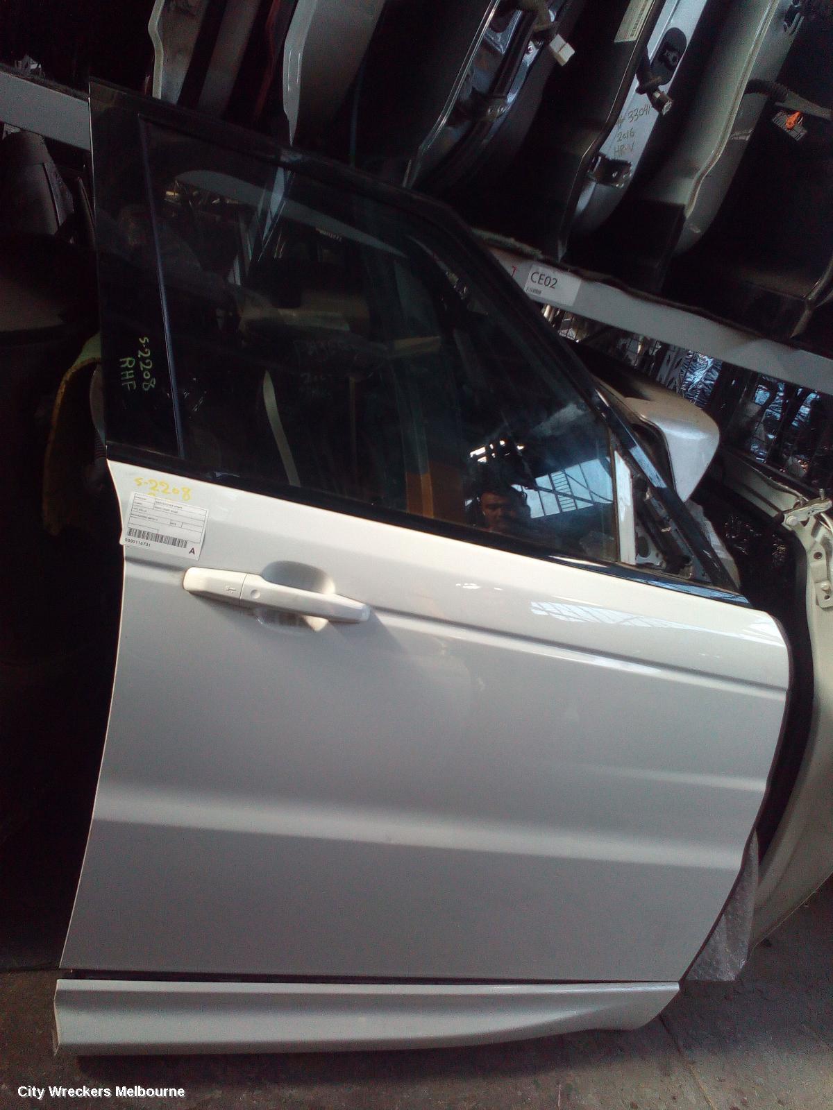 LAND ROVER RANGEROVER SPORT RIGHT FRONT DOOR, L494, 06/2013 ONWARDS - Image 2