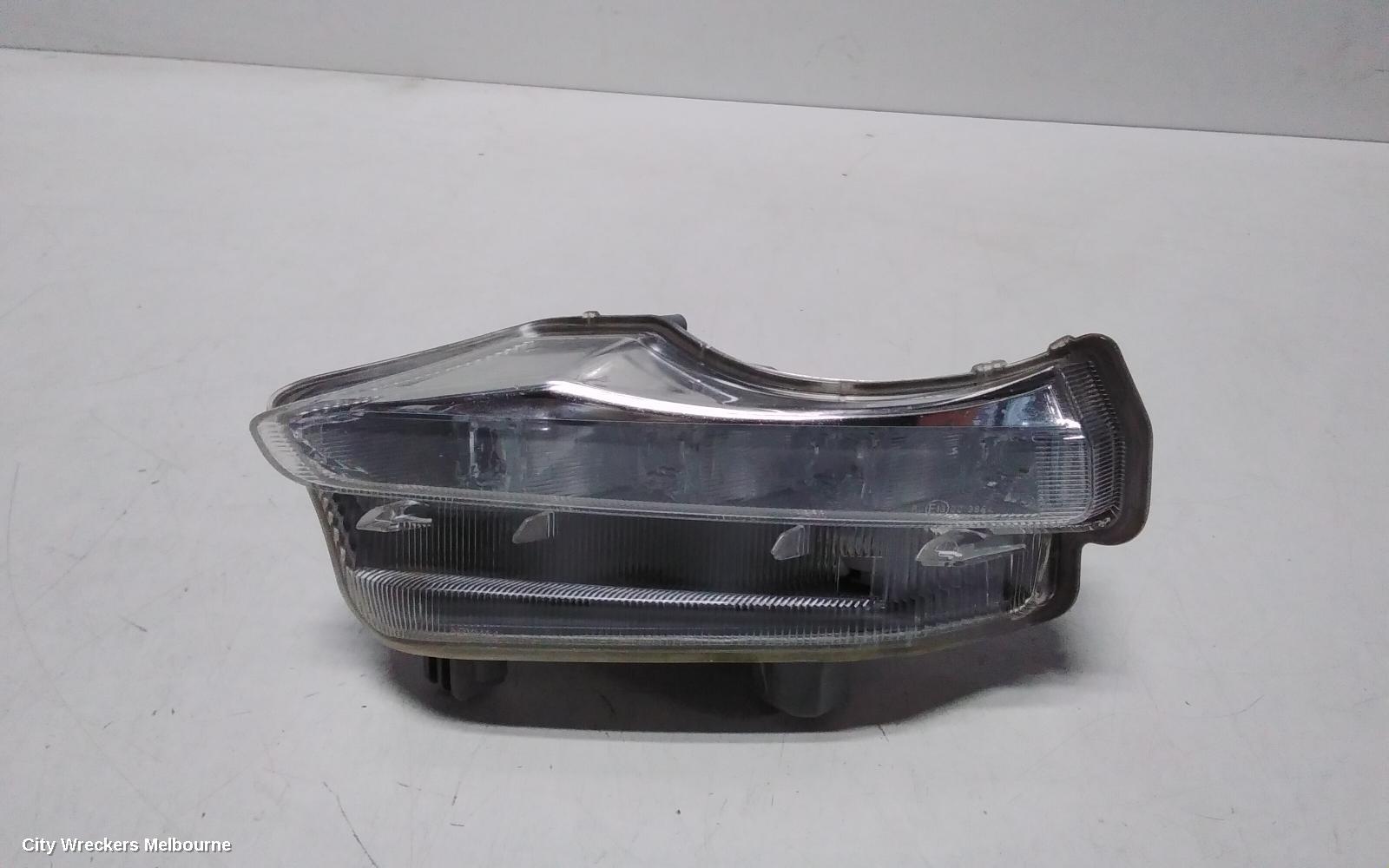 TOYOTA KLUGER LEFT INDICATOR/FOG/SIDE, DAYTIME RUNNING LAMP, GSU50/GSU55, 12/2013 - 10/2016 - Image 2