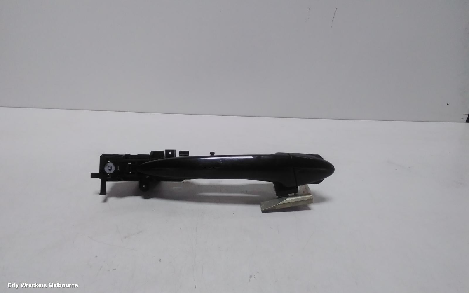 LEXUS IS250/IS250C DOOR HANDLE, OUTER, RH FRONT, COLOUR CODED, SEDAN, GSE20R, 11/2005 - 09/2008 - Image 1