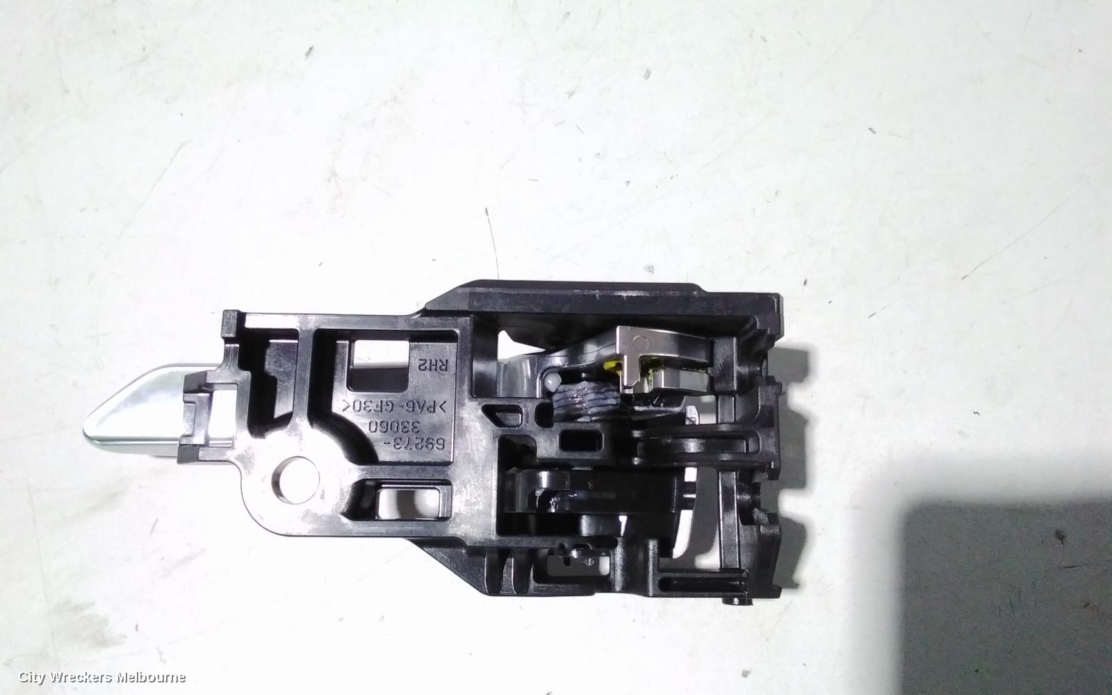 TOYOTA CAMRY DOOR HANDLE, INNER, LH FRONT, XV70, 09/2017 ONWARDS - Image 2