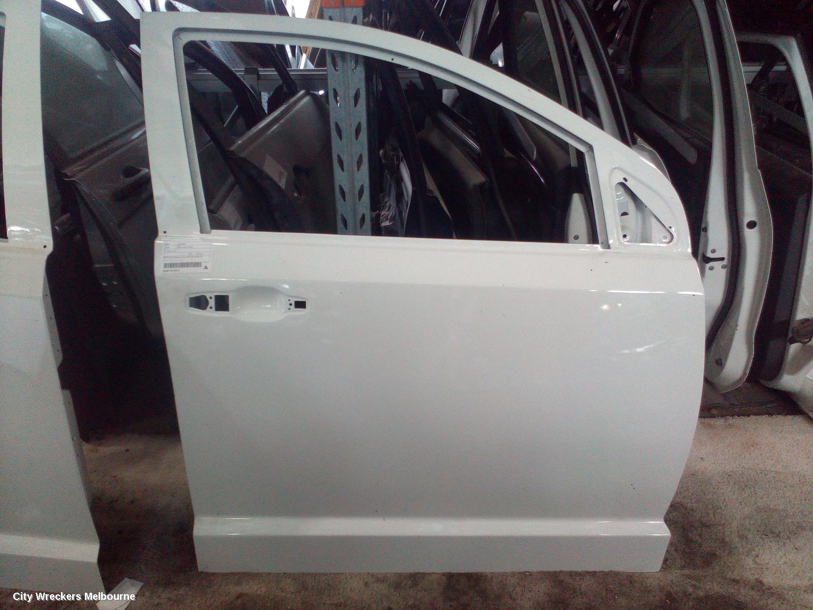 DODGE JOURNEY RIGHT FRONT DOOR, JC, 05/2008 - 02/2013 - Image 2