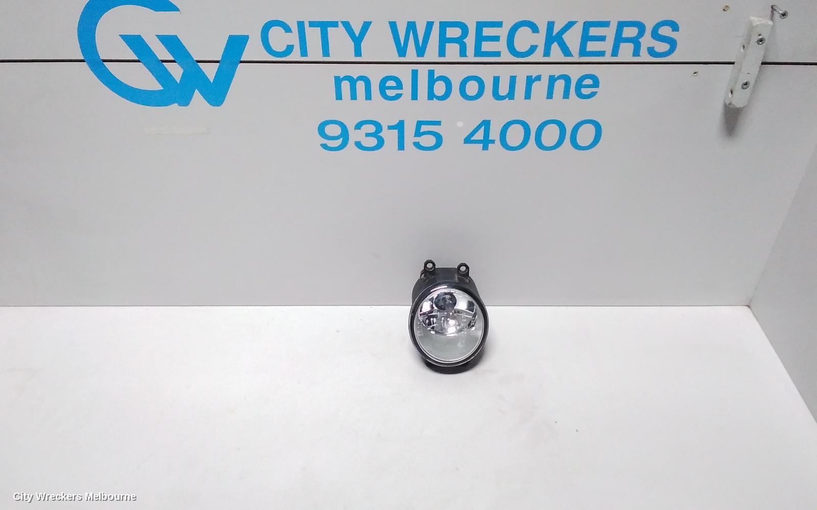 TOYOTA HILUX RIGHT INDICATOR/FOG/SIDE, BUMPER FOGLAMP, 03/2005 - 09/2008 - Image 2