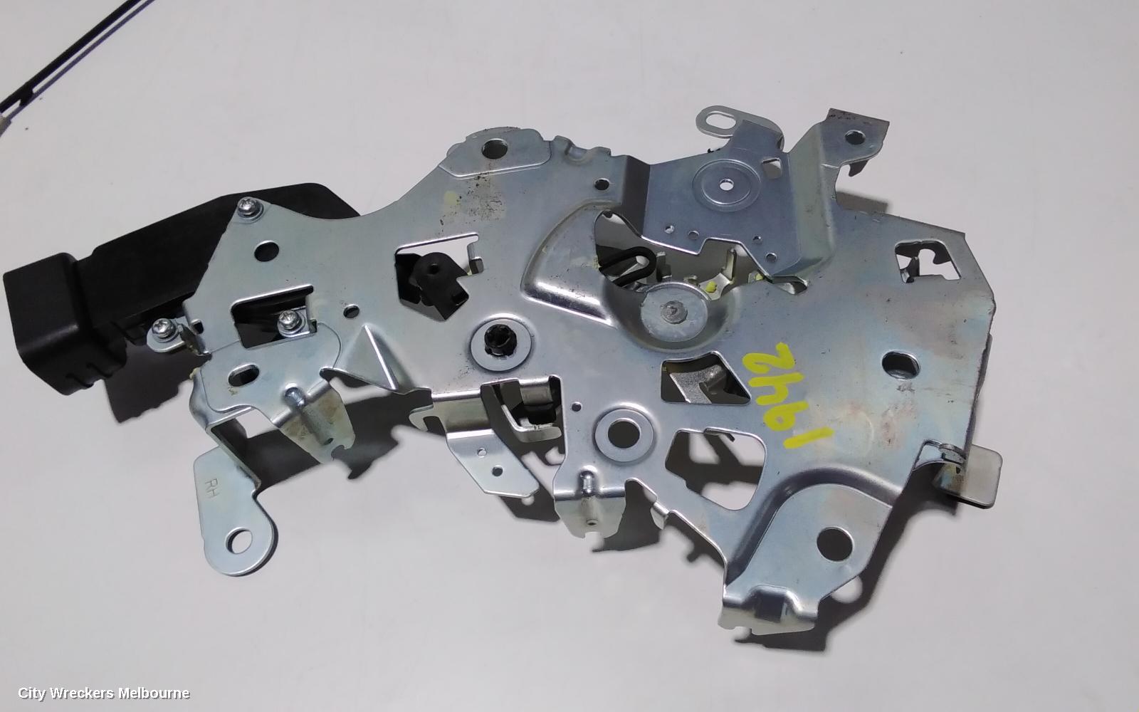 TOYOTA HIACE DOOR/BOOT/GATE LOCK, RIGHT REAR DOOR LOCK, 300 SERIES, 04/2019 ONWARDS - Image 3