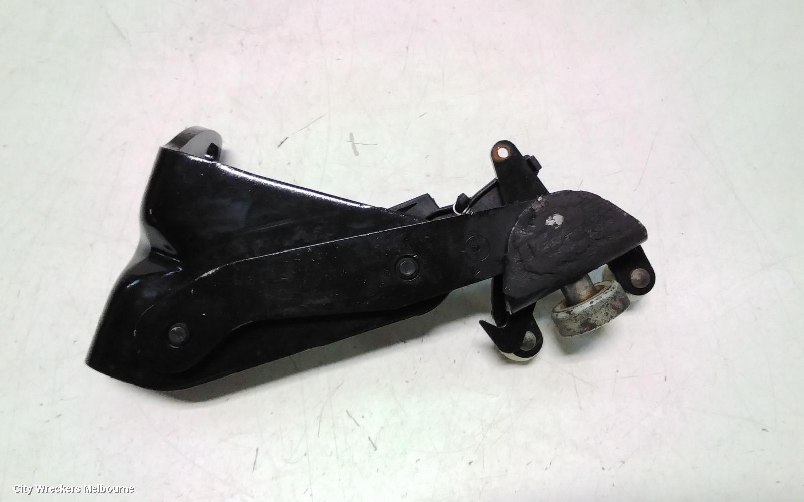 VOLKSWAGEN TRANSPORTER, T6, 07/2015 - 08/2024, 7H0 843 398 // 7E0843398D ~ RHR SLIDING DOOR LOWER BOTTOM HINGE AND ROLLER GUIDE: 110357 - Image 3