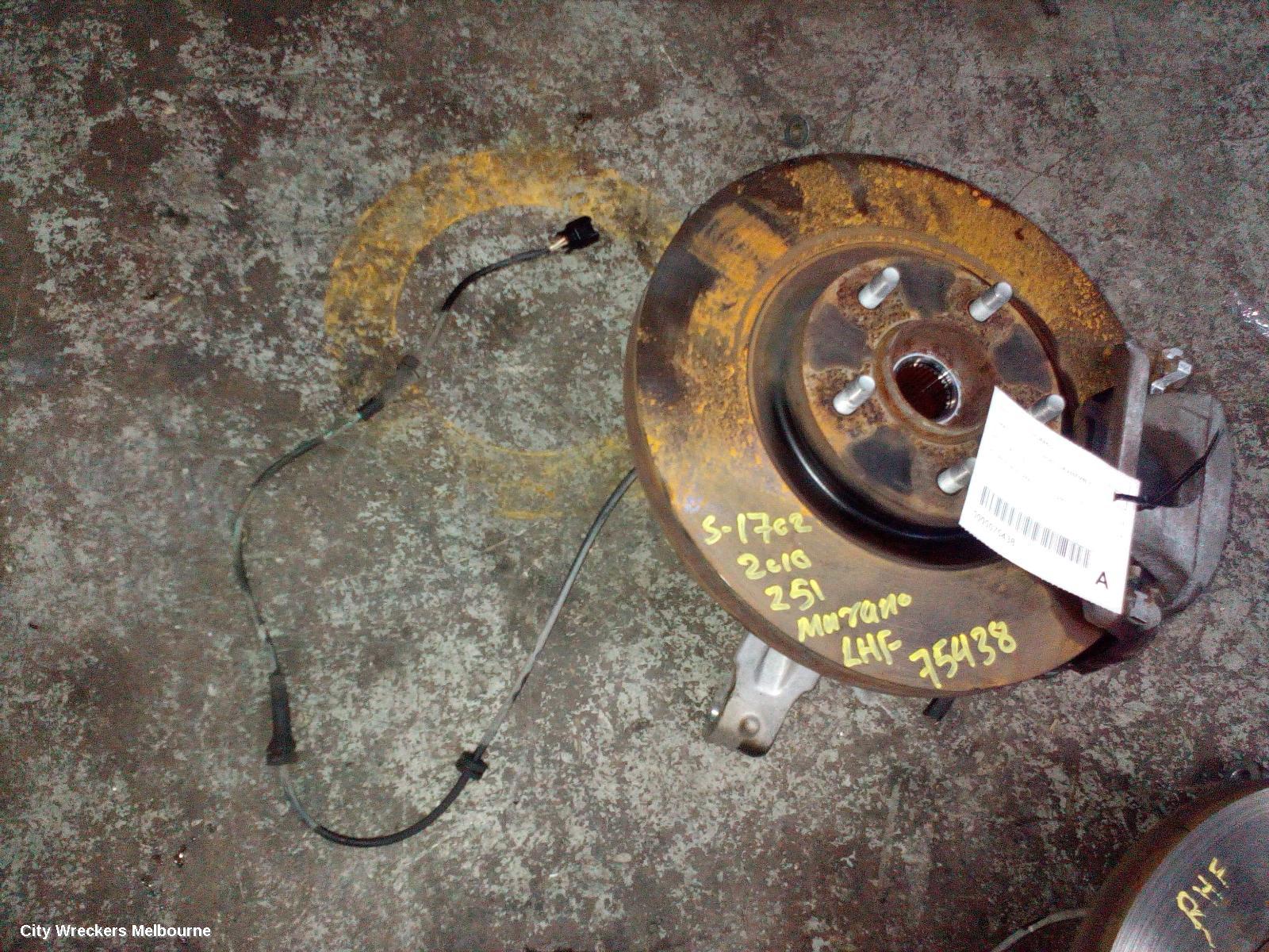 NISSAN MURANO LEFT FRONT HUB ASSEMBLY, Z51, 12/2008 - 12/2014 - Image 1