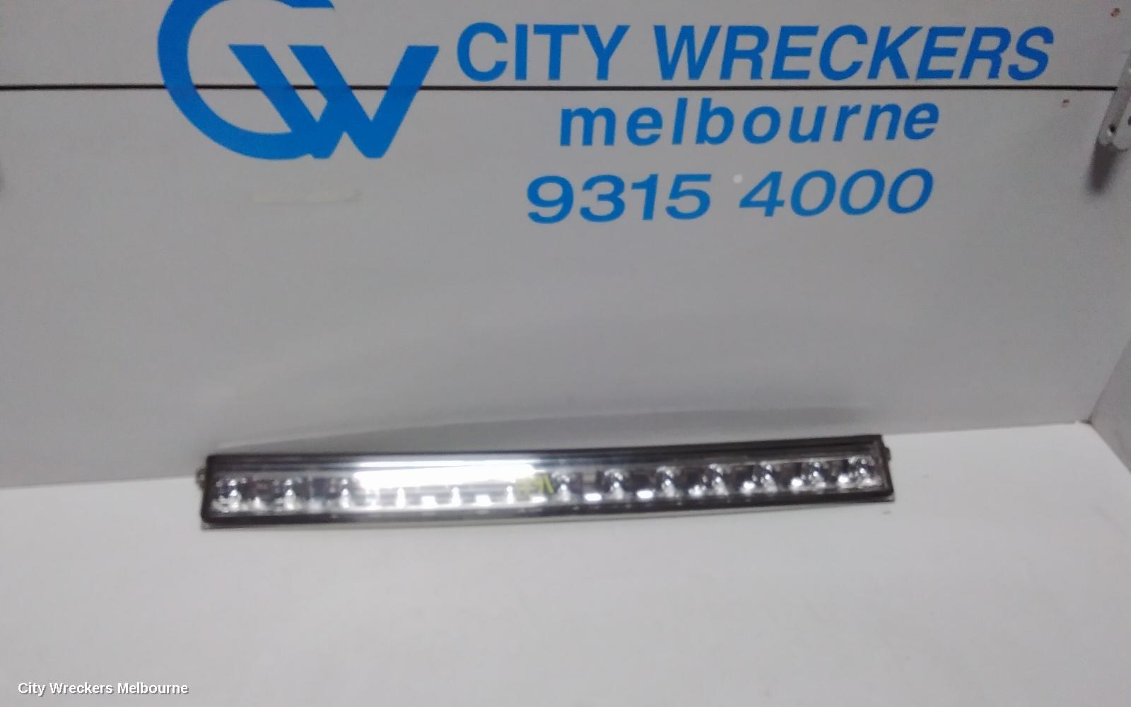 TOYOTA ESTIMA REAR GARNISH, TAILGATE LAMP (CENTRE), LENS# 28-194, CLEAR, XR50, 05-19 (IMPORT) - Image 1