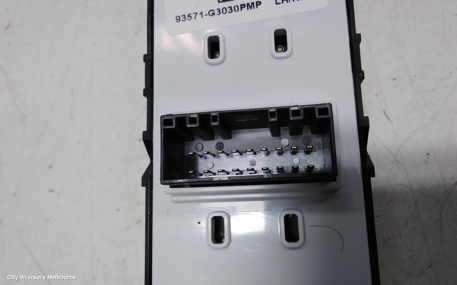 HYUNDAI I30 PWR DR WIND SWITCH, RH FRONT (MASTER SWITCH), PD, NON AUTO DOWN ON ALL SIDE TYPE, 03/2017 ONWARDS - Image 3