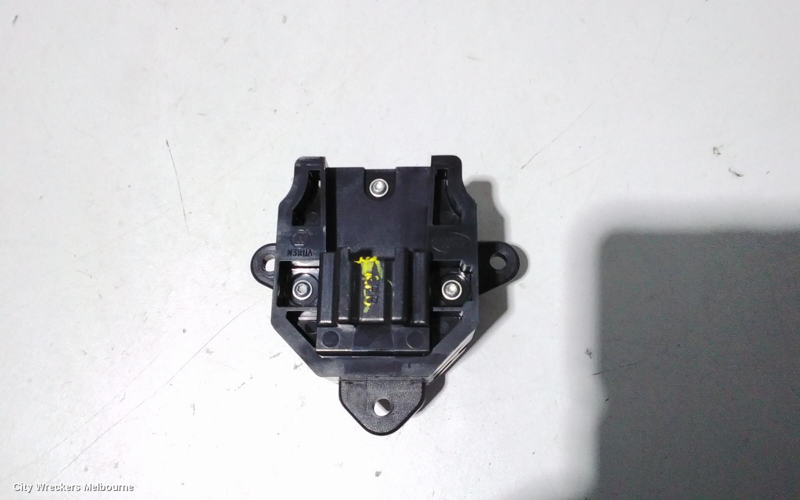 LAND ROVER RANGEROVER EVOQUE COMBINATION SWITCH, ELECT PARK SWITCH, L538, 11/2011 - 01/2019 - Image 2
