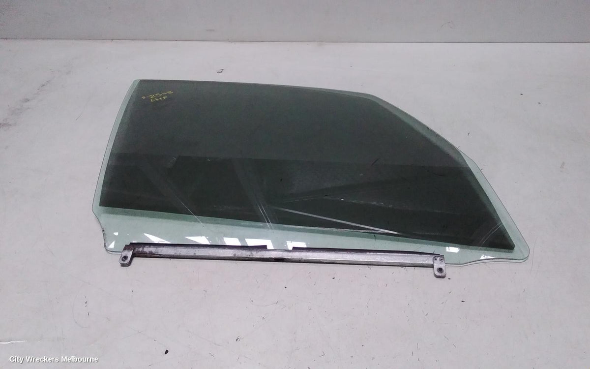 SUZUKI SX4 RIGHT FRONT DOOR WINDOW, 01/2007 - 01/2014 - Image 1