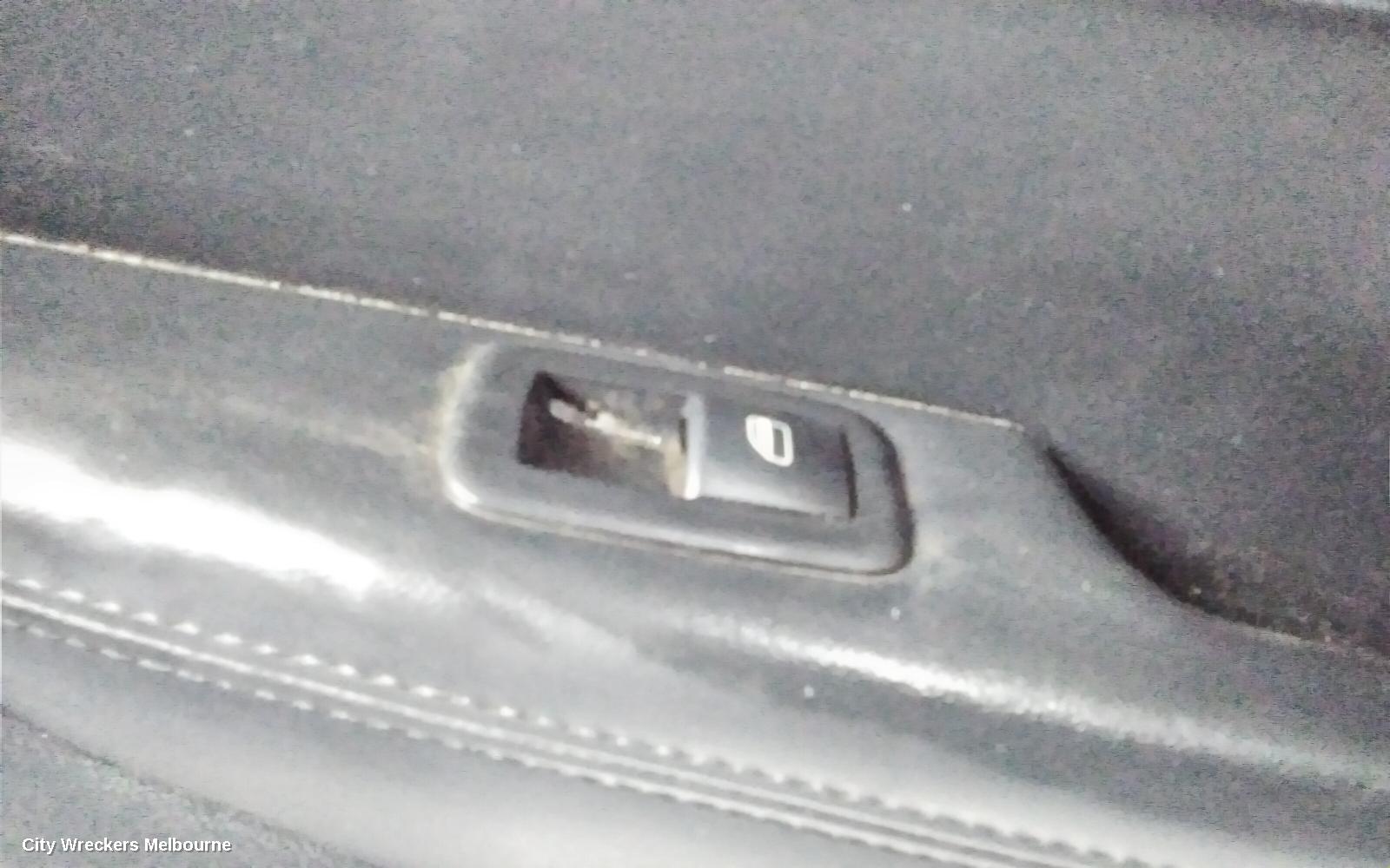 JEEP GRANDCHEROKEE DOOR TRIM, RH REAR, WK, LEATHER, 10/2010 ONWARDS - Image 3