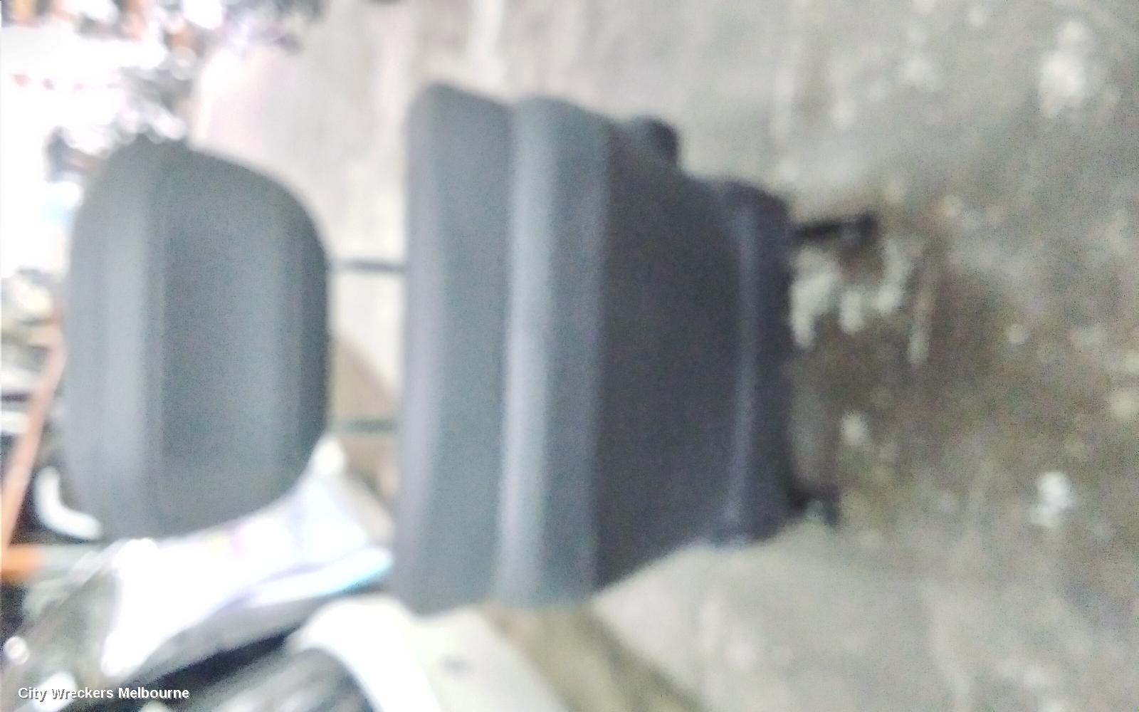 LDV G10 FRONT SEAT, LH FRONT, SV7C, VAN, LEATHER, 04/2015 ONWARDS - Image 3