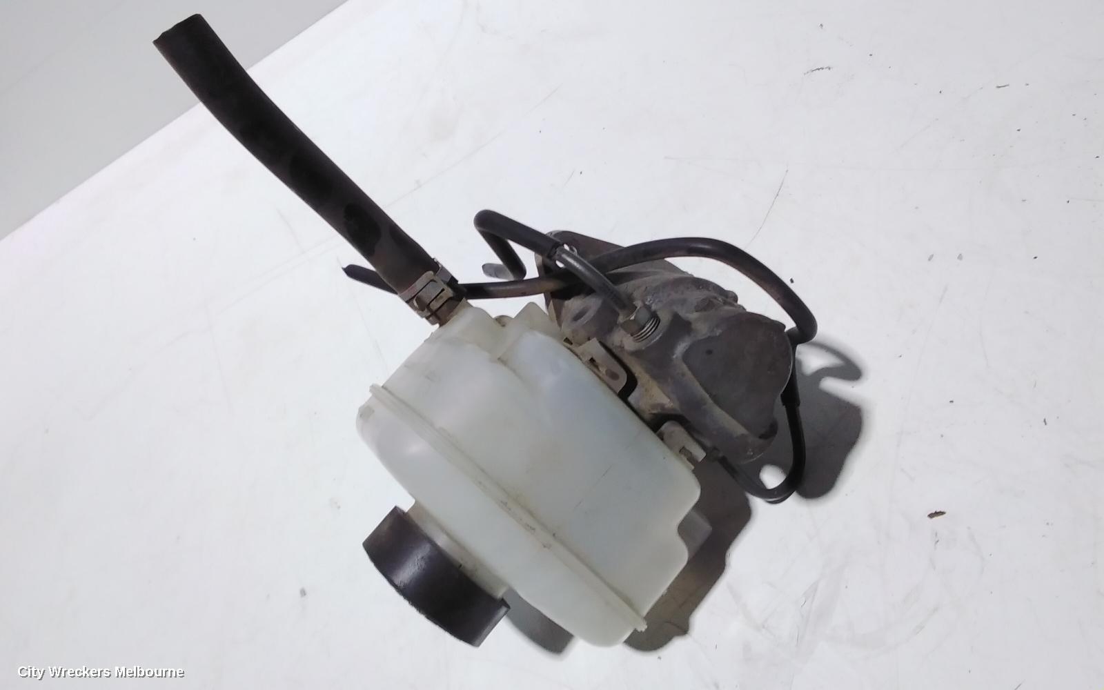 TOYOTA HIACE MASTER CYLINDER, TRH, PETROL, 03/2005 - 02/2015 - Image 3