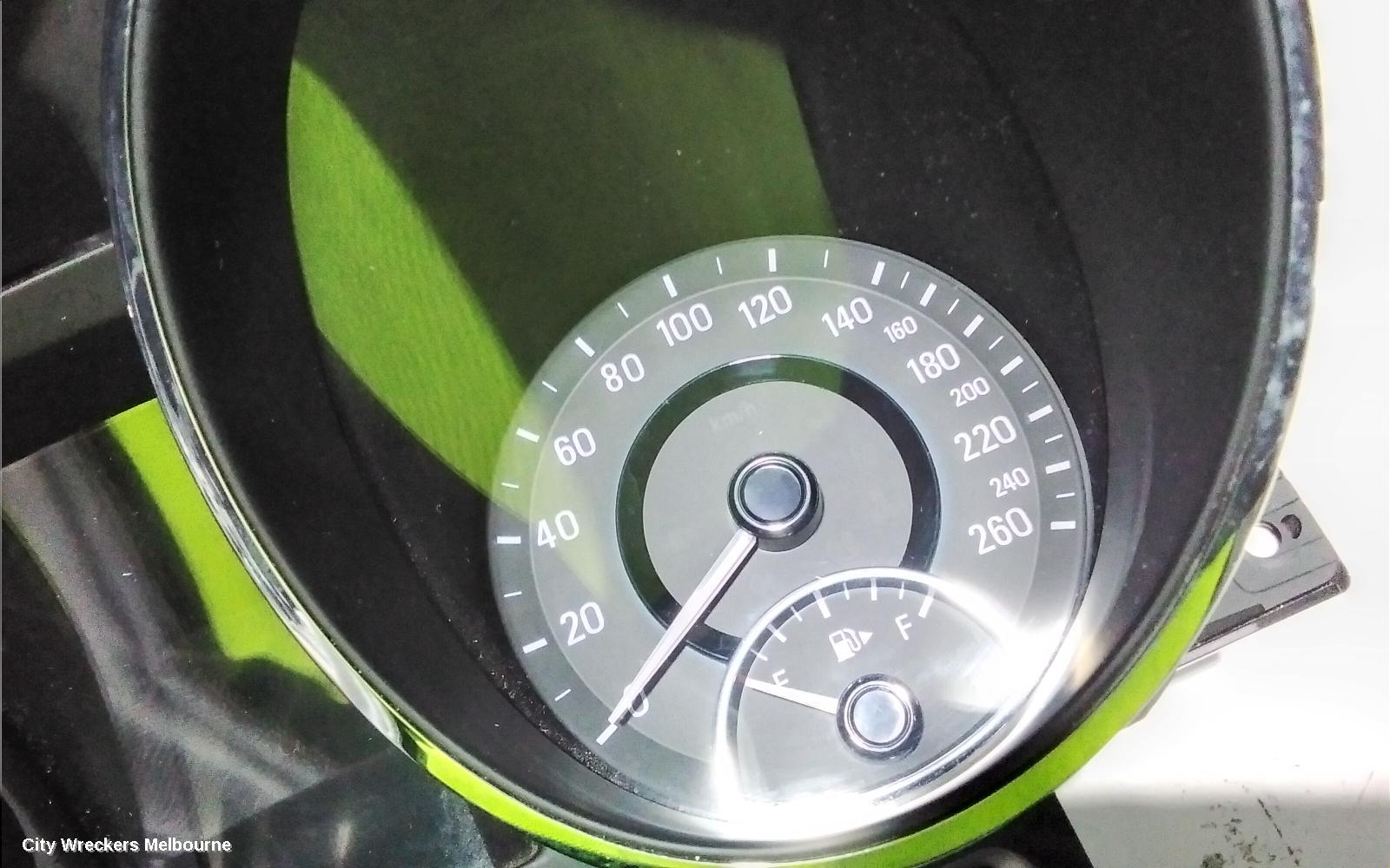 HOLDEN COMMODORE INSTRUMENT CLUSTER, INSTRUMENT CLUSTER, AUTO T/M TYPE, VF, CALAIS/CALAIS-V, 05/2013 - 12/2017 - Image 3