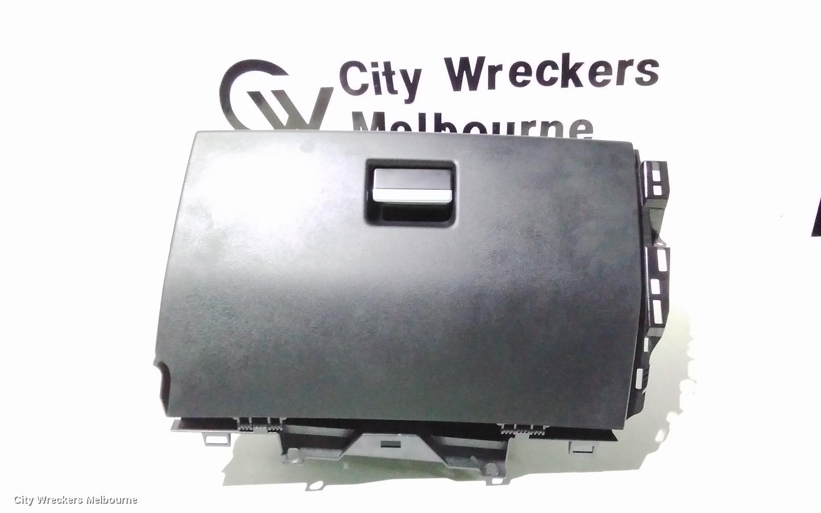 LAND ROVER RANGEROVER EVOQUE GLOVE BOX, L538, 11/2011 - 01/2019 - Image 2