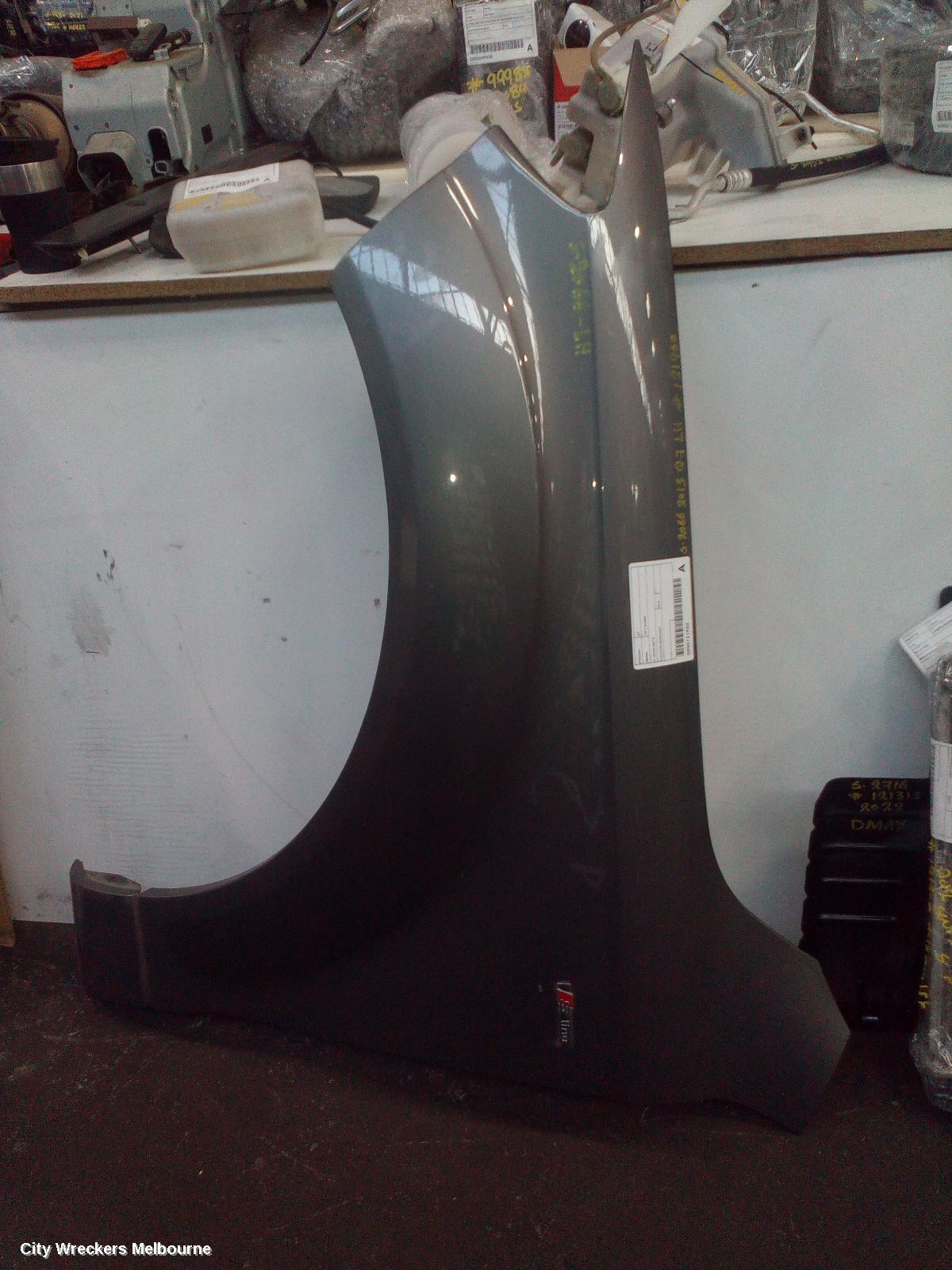 AUDI Q7 LEFT GUARD, 4L, 09/2006 - 08/2015 - Image 1