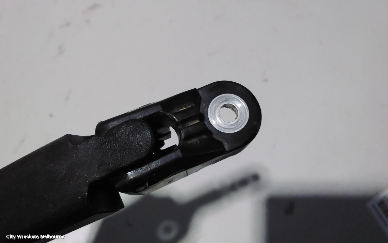 MAZDA CX5 WIPER ARM, TAILGATE, KE, 02/2012 - 12/2016 - Image 3