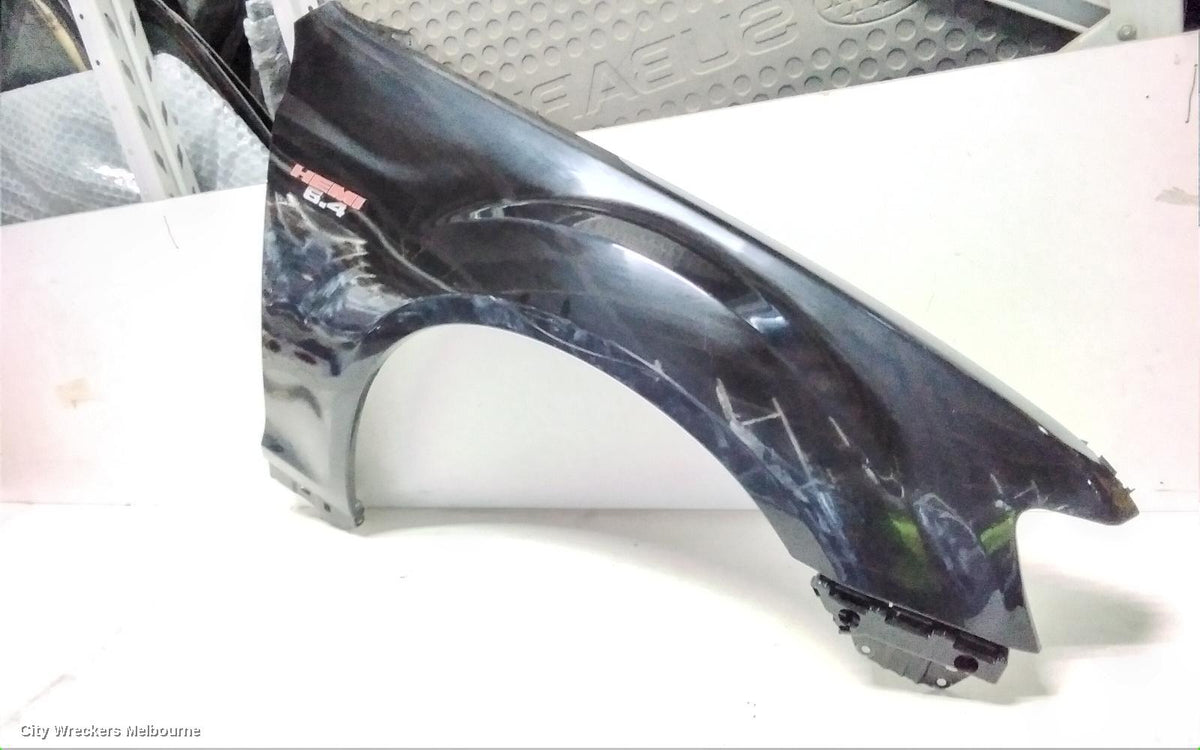 CHRYSLER 300C RIGHT GUARD, LX2, NON FLARE TYPE, 12/2011 - 12/2021 - Image 1