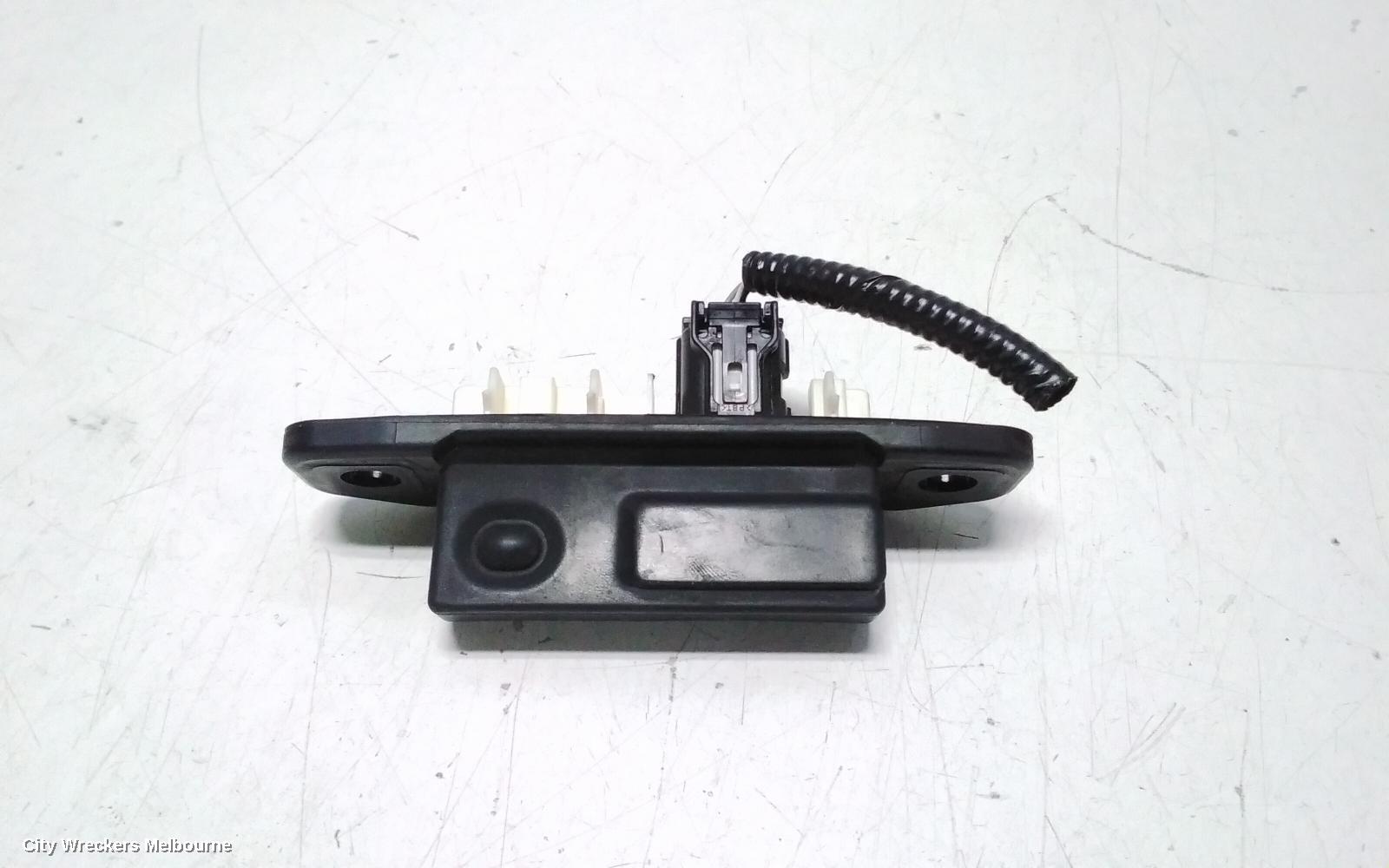 TOYOTA C-HR, GEN 1, 12/2016 - 09/2023, TAILGATE BUTTON: 116094 - Image 1