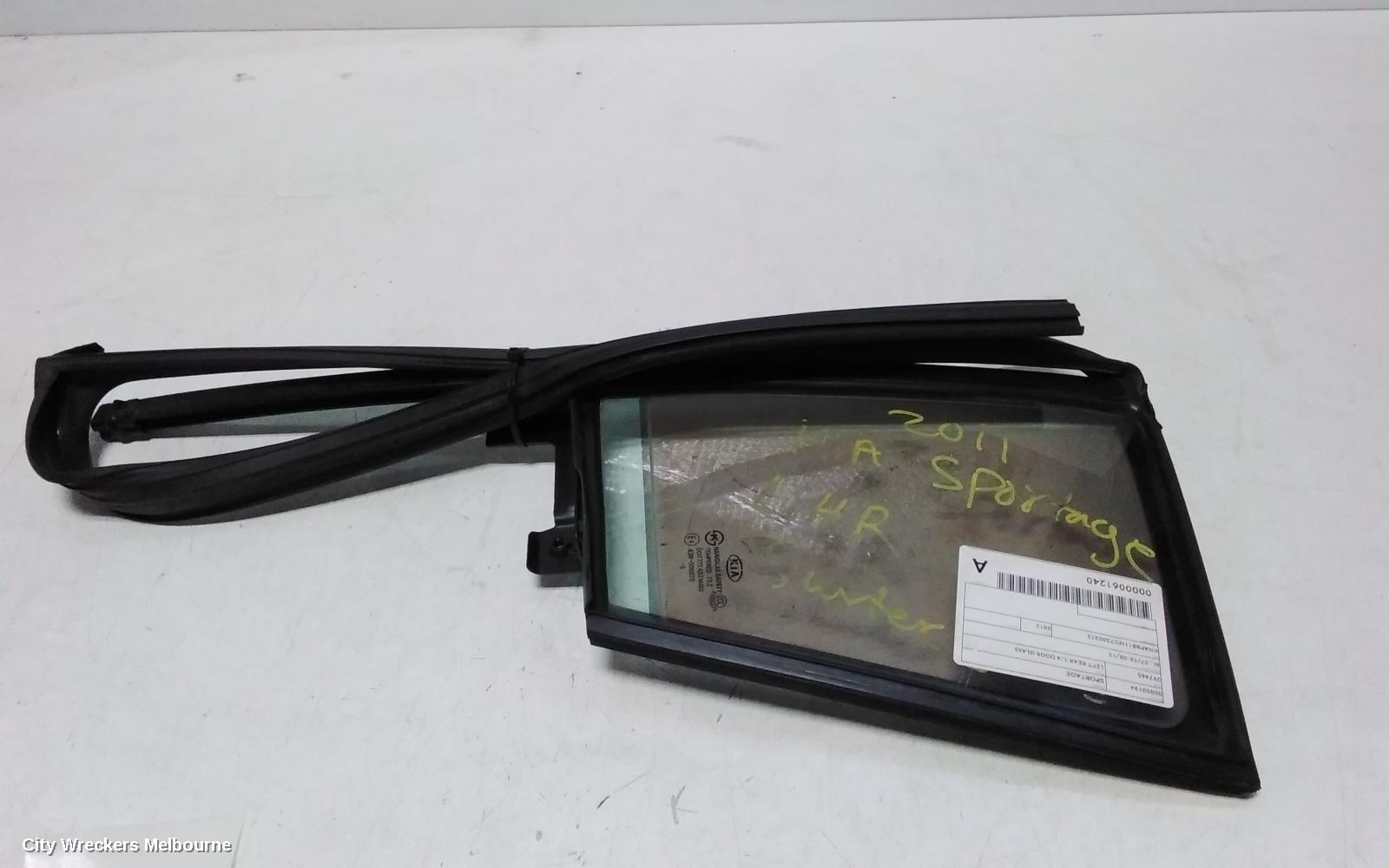 KIA SPORTAGE LEFT REAR 1/4 DOOR GLASS, SL, 07/2010 - 05/2013 - Image 3