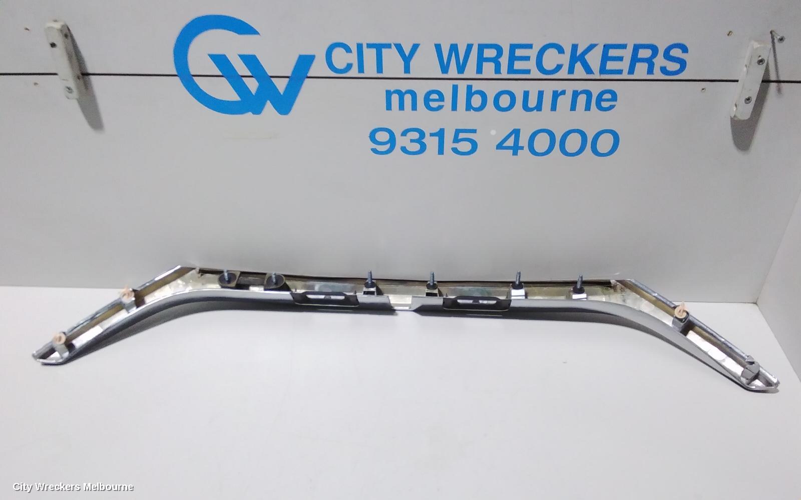 TOYOTA CAMRY REAR GARNISH, BOOTLID GARNISH (CENTRE), ASV50/AVV50, 05/2015 - 10/2017 - Image 3