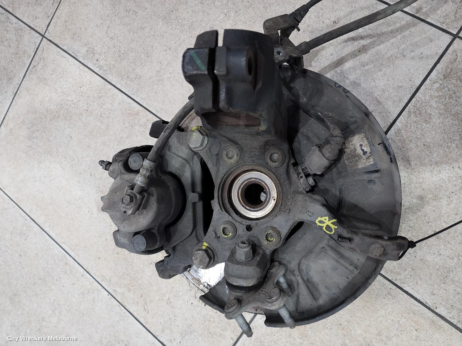 VOLKSWAGEN TIGUAN RIGHT FRONT HUB ASSEMBLY, 2.0, TURBO PETROL, 5N, 05/2008 - 08/2016 - Image 2