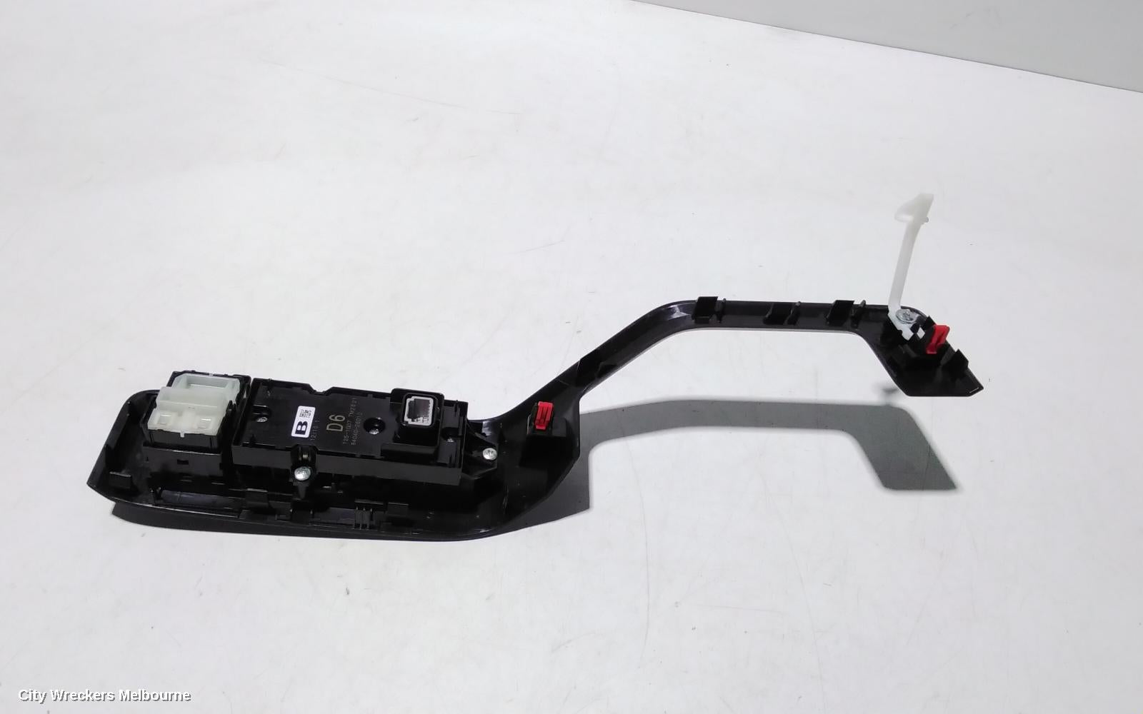TOYOTA HIACE PWR DR WIND SWITCH, RH FRONT (MASTER SWITCH), 300 SERIES, 04/2019 ONWARDS - Image 2