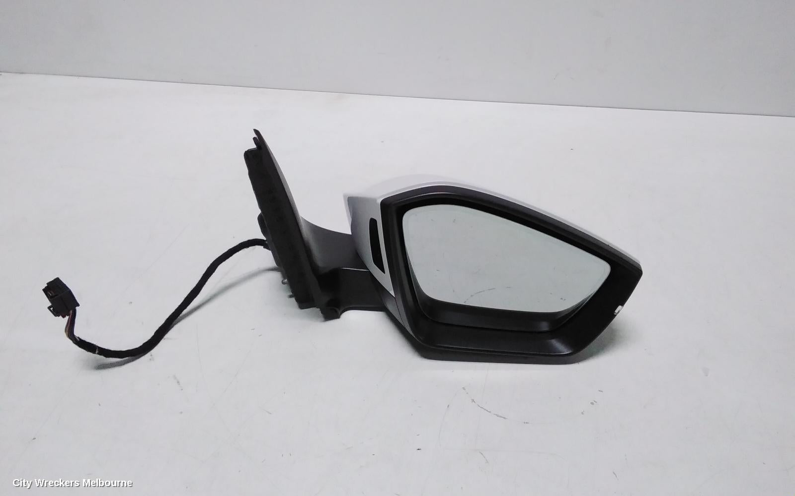 SKODA KAMIQ RIGHT DOOR MIRROR, NW, POWER FOLD, W/ LANE KEEPING AND LANE CHANGE SYSTEM TYPE, 06/2020 ONWARDS - Image 3