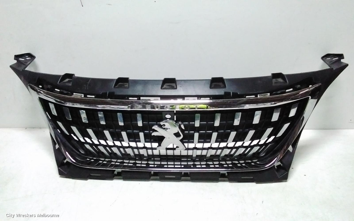 PEUGEOT 3008 GRILLE, RADIATOR GRILLE, P84, ALLURE, CHROME, W/ CAMERA TYPE, 10/2016 - 10/2020 - Image 1
