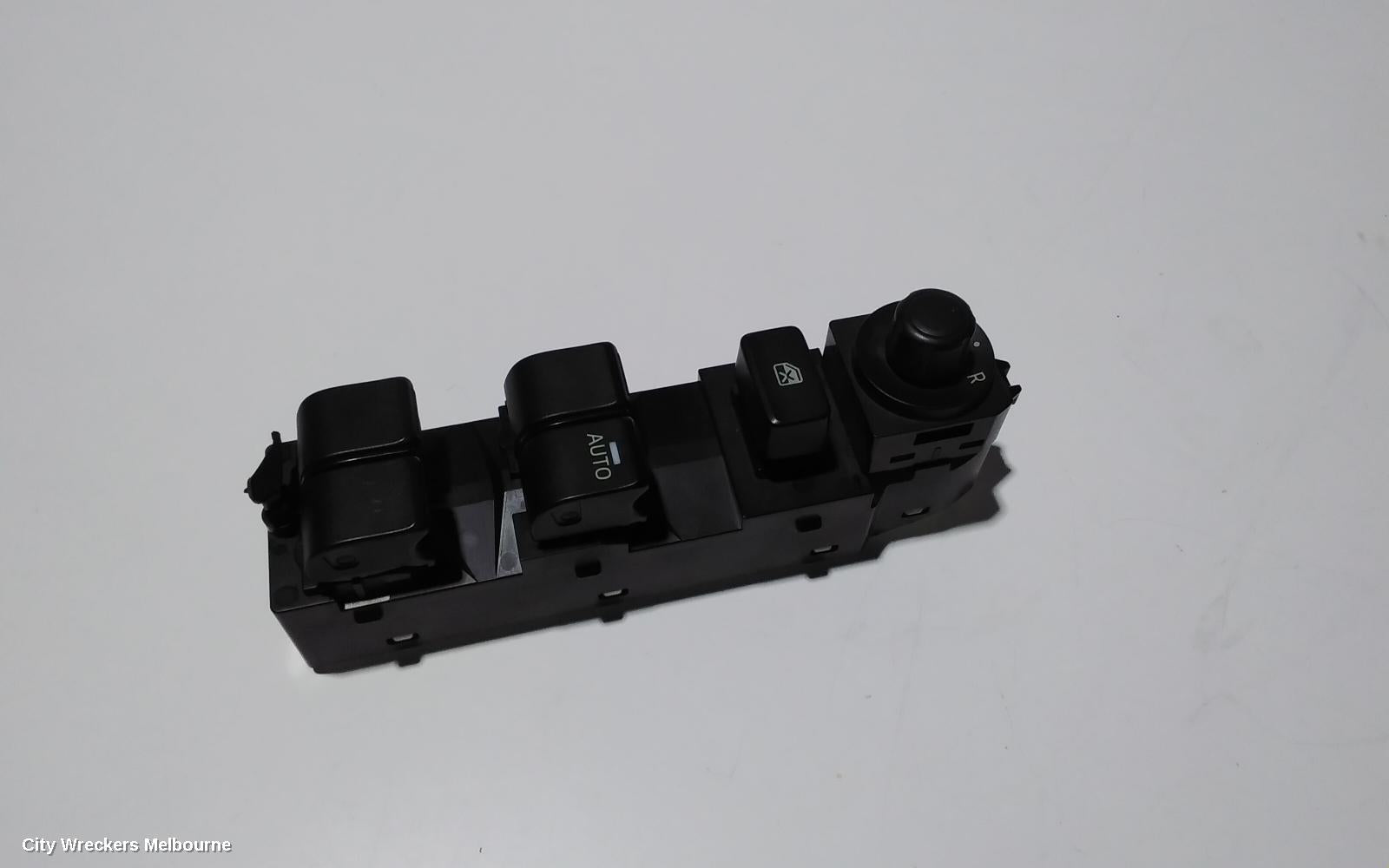 MAZDA CX3 PWR DR WIND SWITCH, RH FRONT (MASTER SWITCH), DK, 03/2015 - 01/2017 - Image 2