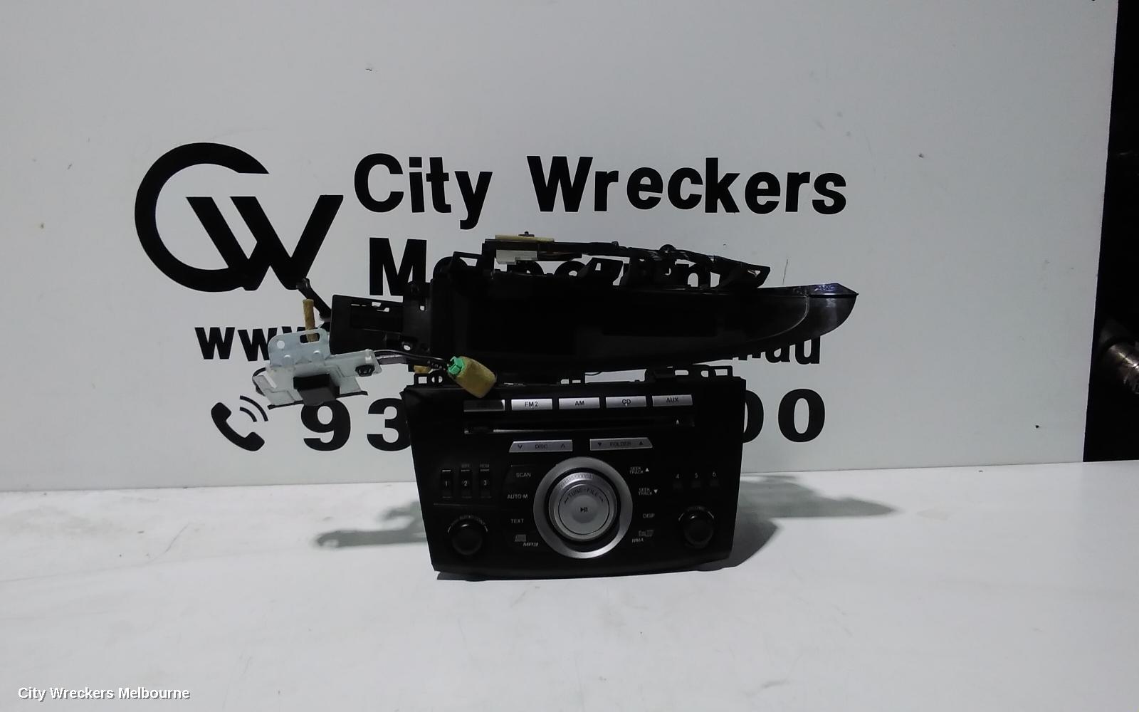 MAZDA 3 RADIO/CD/DVD/SAT/TV, SAT NAV, BL, 04/2009 - 10/2013 - Image 2