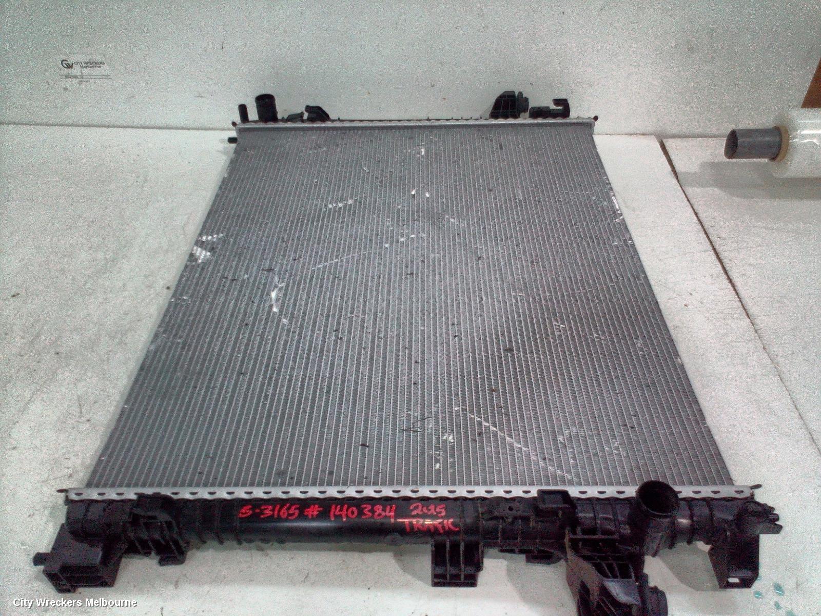 RENAULT TRAFIC RADIATOR, SECONDARY (CLOSEST TO ENGINE), AUTO, 2.0, TURBO, DIESEL, X82, 09/2019 ONWARDS - Image 1