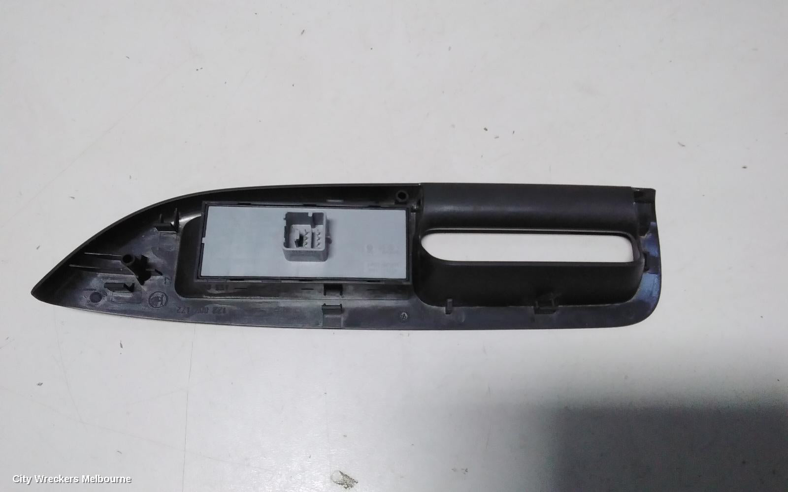 SKODA OCTAVIA PWR DR WIND SWITCH, RH FRONT (MASTER SWITCH), 1Z, 05/2009 - 10/2013 - Image 3