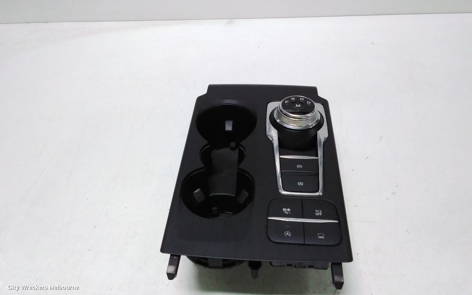 FORD FOCUS GEAR STICK/SHIFTER, SA, 10/2018 - 12/2024 - Image 1