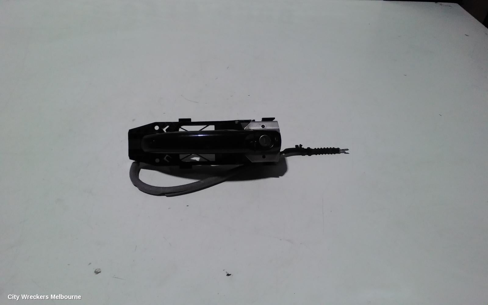 VOLKSWAGEN AMAROK DOOR HANDLE, OUTER, RH FRONT, COLOUR CODED, 2H, 12/2010 ONWARDS - Image 2