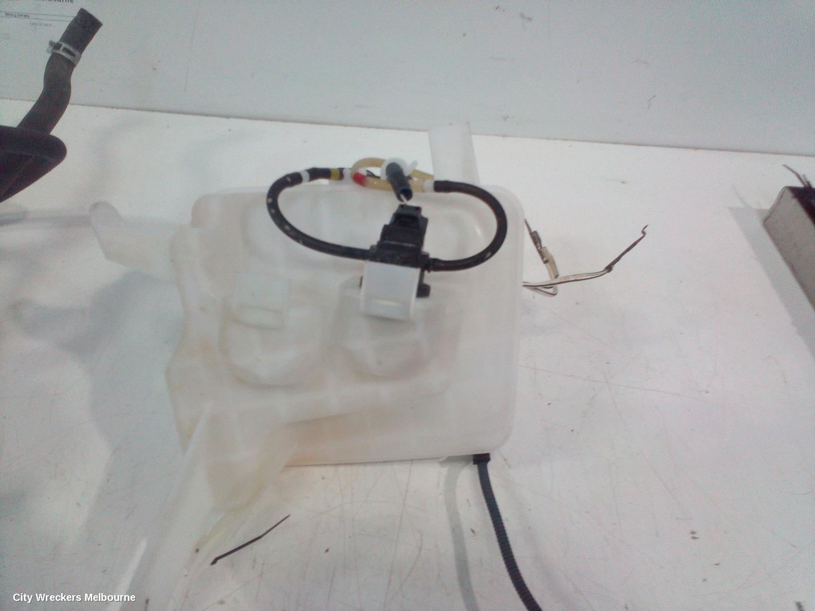 TOYOTA COROLLA WASHER BOTTLE, ZRE182R, HATCH, NON H/LAMP WASHER TYPE, 10/2012 - 06/2018 - Image 3