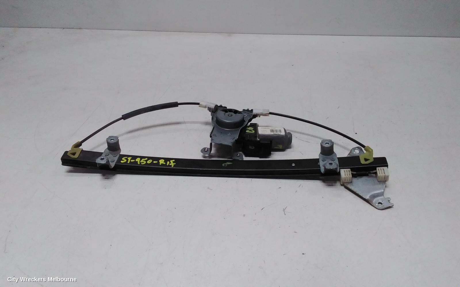 NISSAN NAVARA RIGHT FRONT WINDOW REG/MOTOR, D40 (VIN VSK), POWER, 05/2007 - 08/2015 - Image 1