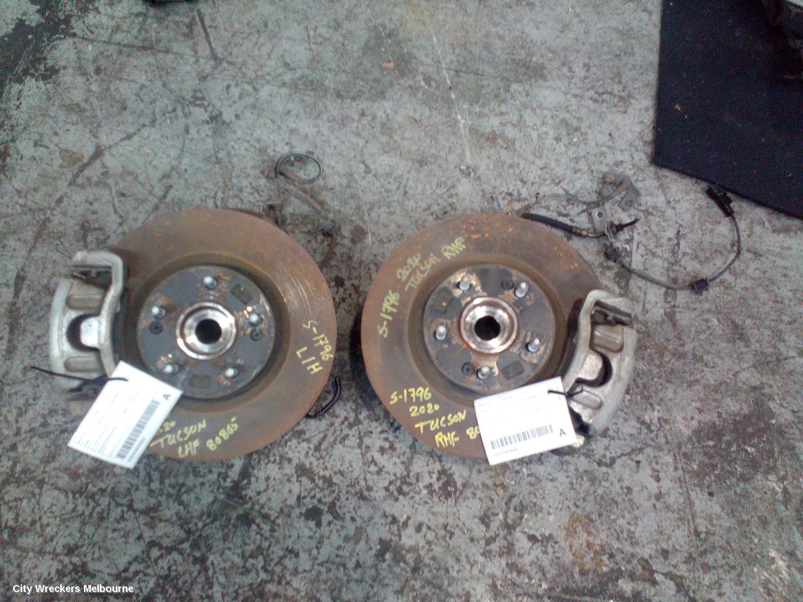 HYUNDAI TUCSON RIGHT FRONT HUB ASSEMBLY, TL, FWD, 06/2018 - 01/2021 - Image 2