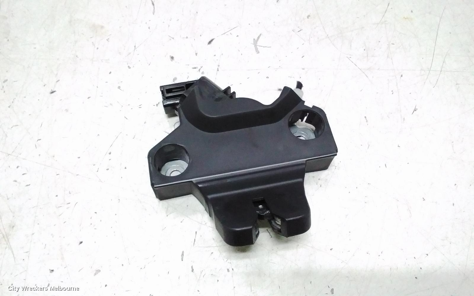 TOYOTA COROLLA DOOR/BOOT/GATE LOCK, BOOTLID LOCK, 1ZRE172R, 02/2013 - 06/2019 - Image 1