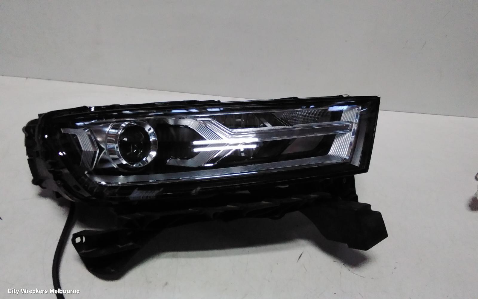 AUDI Q7 RIGHT HEADLAMP, 4M, LED, NON MATRIX TYPE, 09/2015 - 03/2020 - Image 1