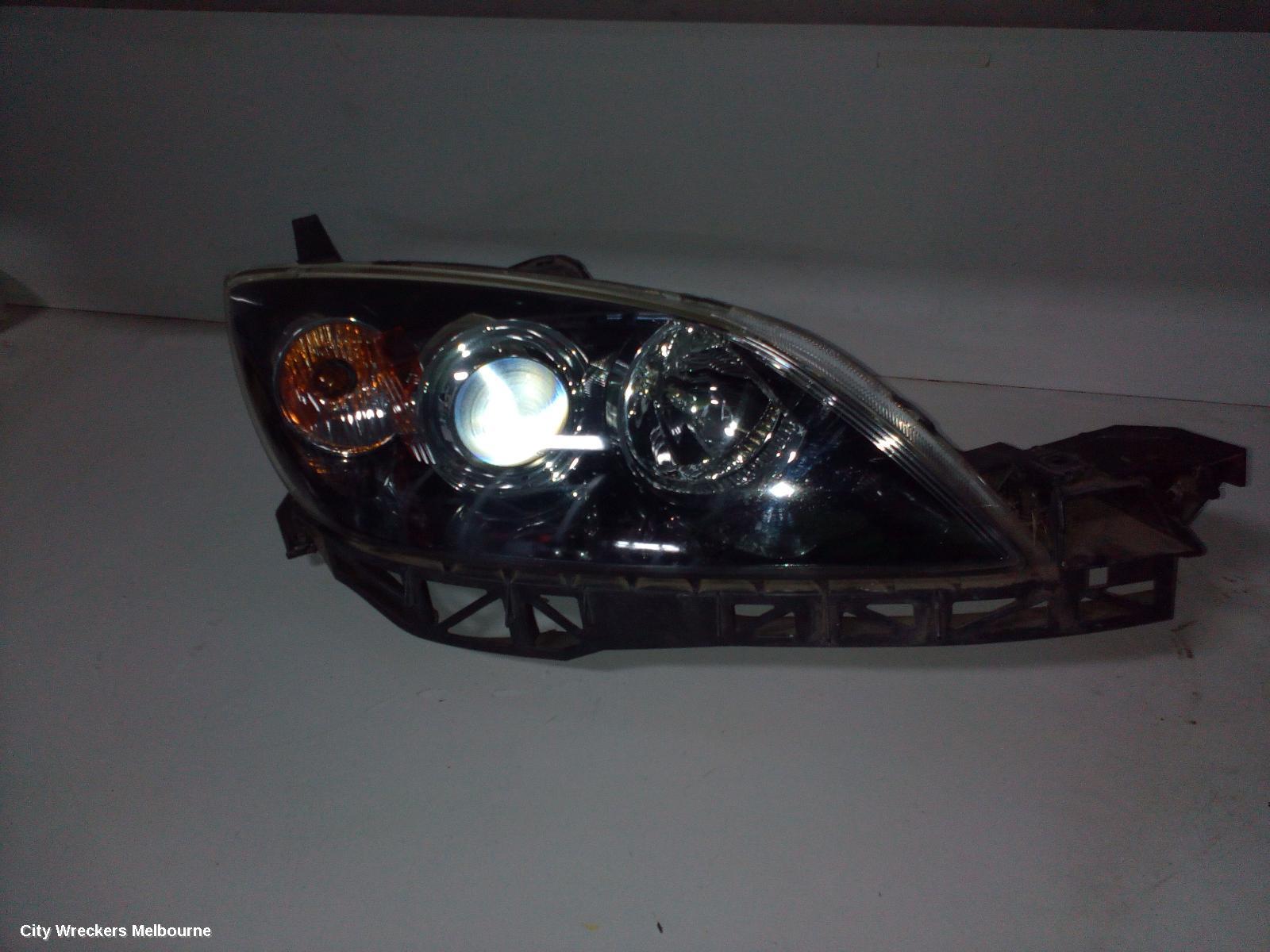 MAZDA 3 RIGHT HEADLAMP, BK, HATCH, NON HID, MANUAL ADJUST TYPE, 10/2003 - 04/2009 - Image 2