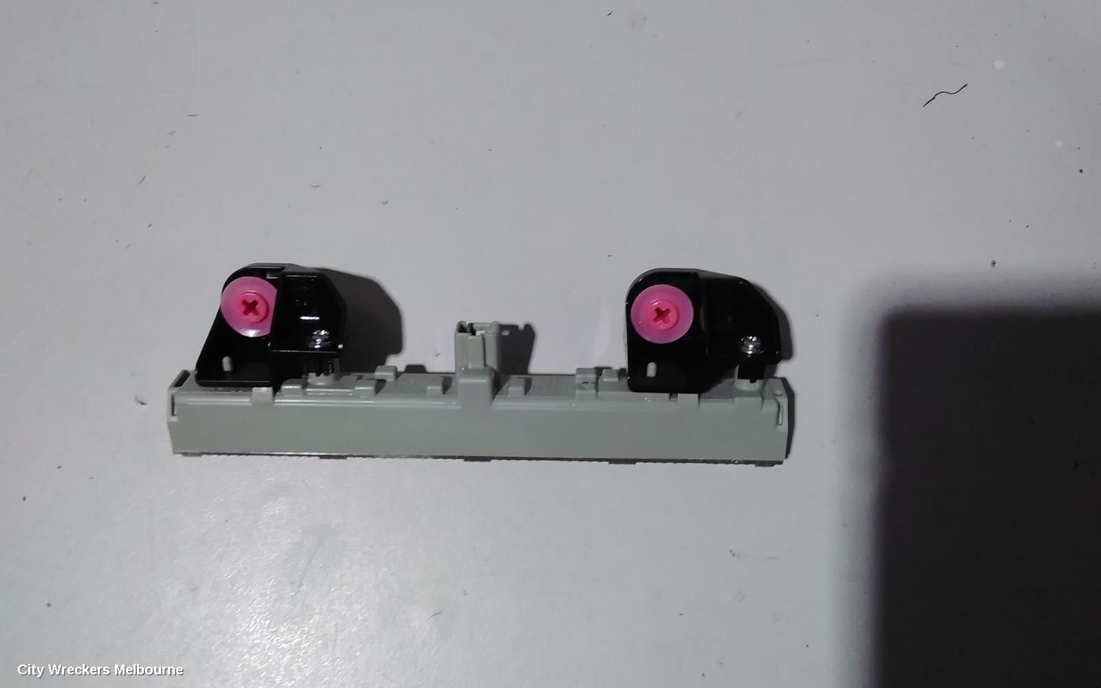 TOYOTA COROLLA HIGH LEVEL STOPLIGHT, ZRE182R 10/2012 - 06/2018 - Image 2