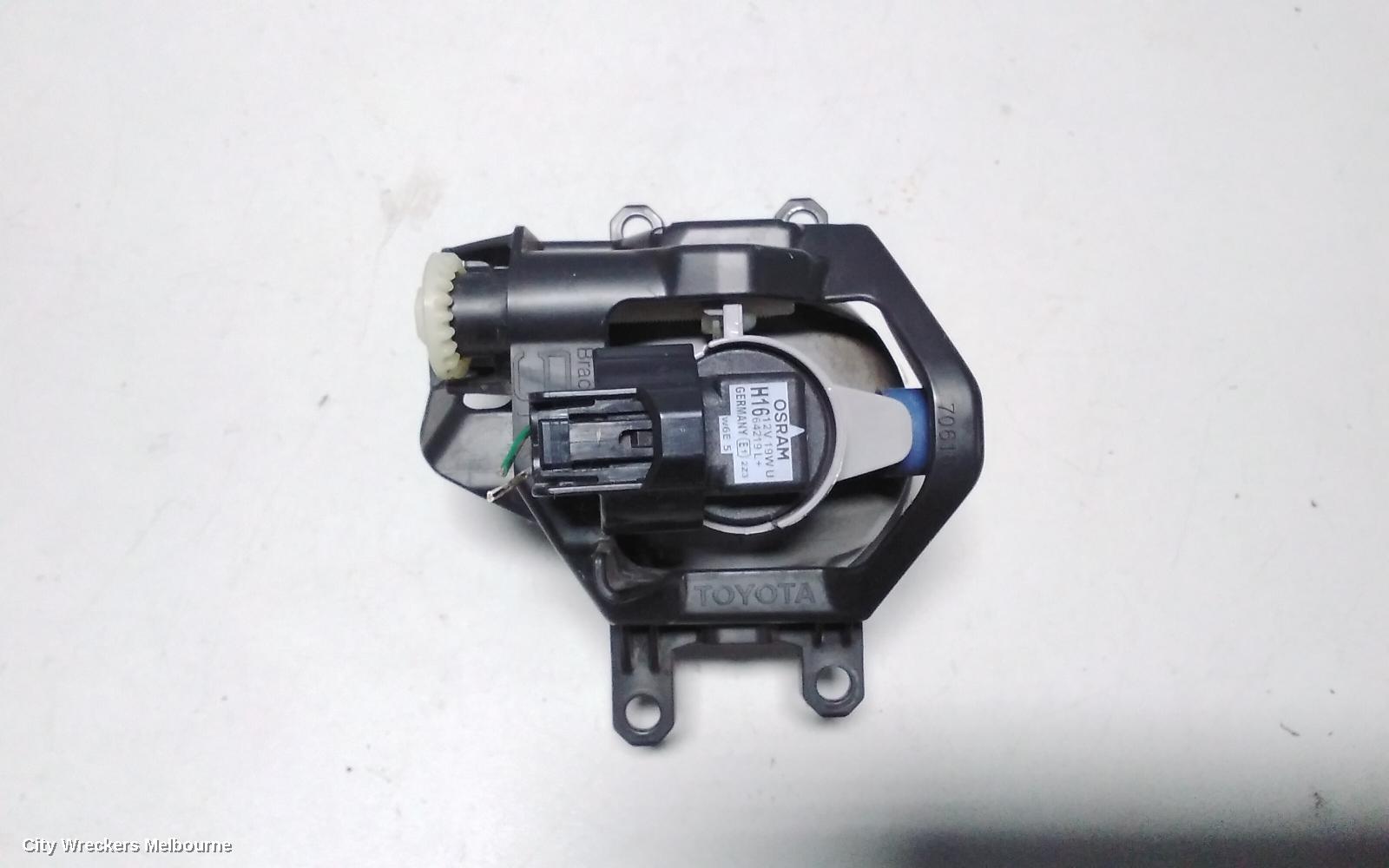 TOYOTA COROLLA RIGHT INDICATOR/FOG/SIDE, BUMPER FOGLAMP, ZRE182R/ZWE186R, HATCH, 03/2015 - 06/2018 - Image 3