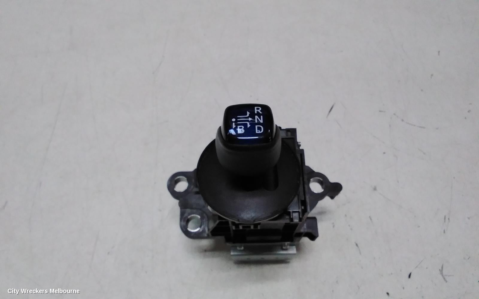 TOYOTA PRIUS GEAR STICK/SHIFTER, ZVW50R, 02/2016 - 11/2022 - Image 1