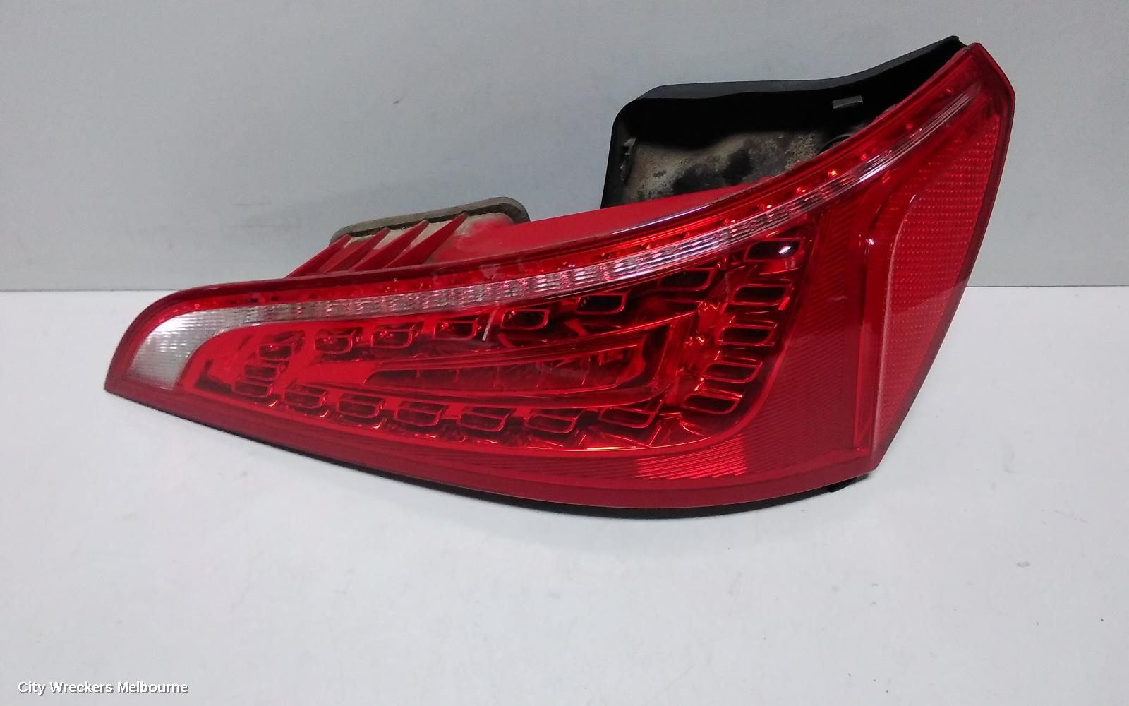 AUDI Q5 RIGHT TAILLIGHT, IN TAILGATE, 8R, LED TYPE, 03/2009 - 09/2012 - Image 2