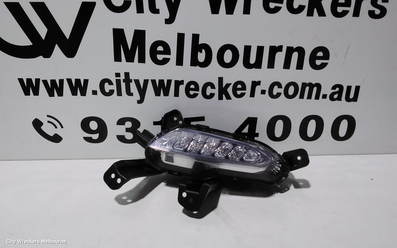 HYUNDAI I30 RIGHT INDICATOR/FOG/SIDE, DAYTIME RUNNING LAMP, PD, HATCH (S. KOREA VIN KMHH), GO/ACTIVE/ELITE/SR, SINGLE LED TYPE (3 PIN PLUG), 03/2017 - 08/2020 - Image 1