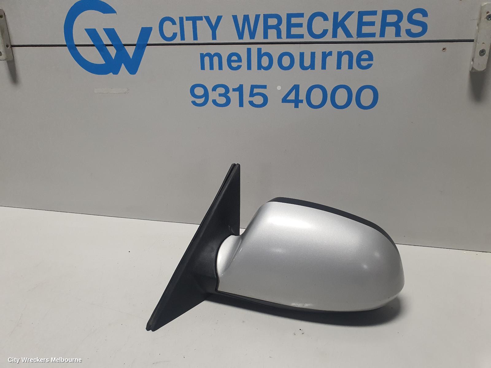 HYUNDAI ELANTRA LEFT DOOR MIRROR, XD, POWER, COLOUR CODED, 10/2003 - 07/2006 - Image 1
